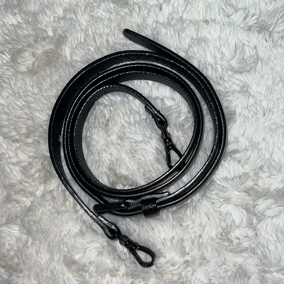 Hailey Folio Pebble Leather Crossbody Bandolier - Picture 7 of 12